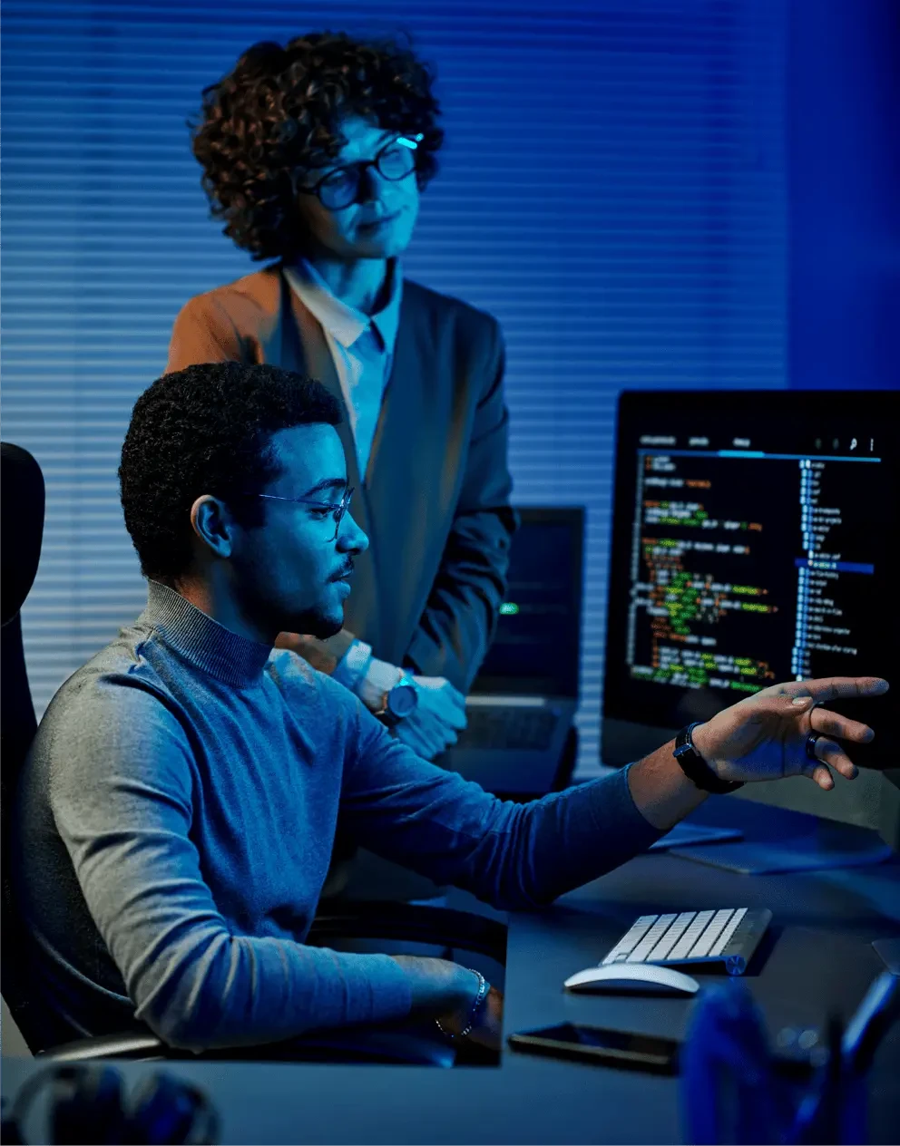 Image of people discussing about core enterprise architecture